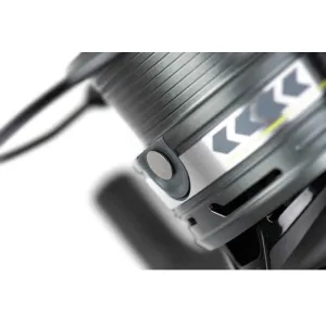 Kołowrotek Matrix Aquos Ultra 4000 – lekki i precyzyjny kołowrotek feeder/match