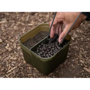 Korum Divided Bait Tub 1,7L – pudełko na przynęty z przegrodą