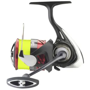 Kołowrotek Daiwa 23 Ninja LT 2500 + plecionka J-Braid