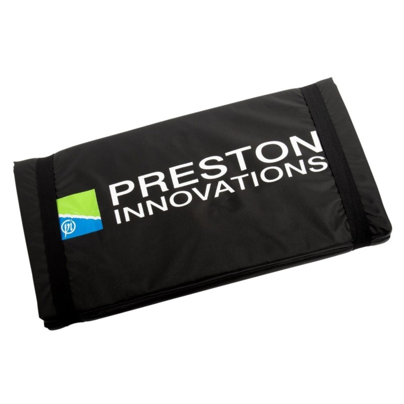 Mata karpiowa Preston Fold Away Unhooking Mat – kompaktowa, lekka i bezpieczna